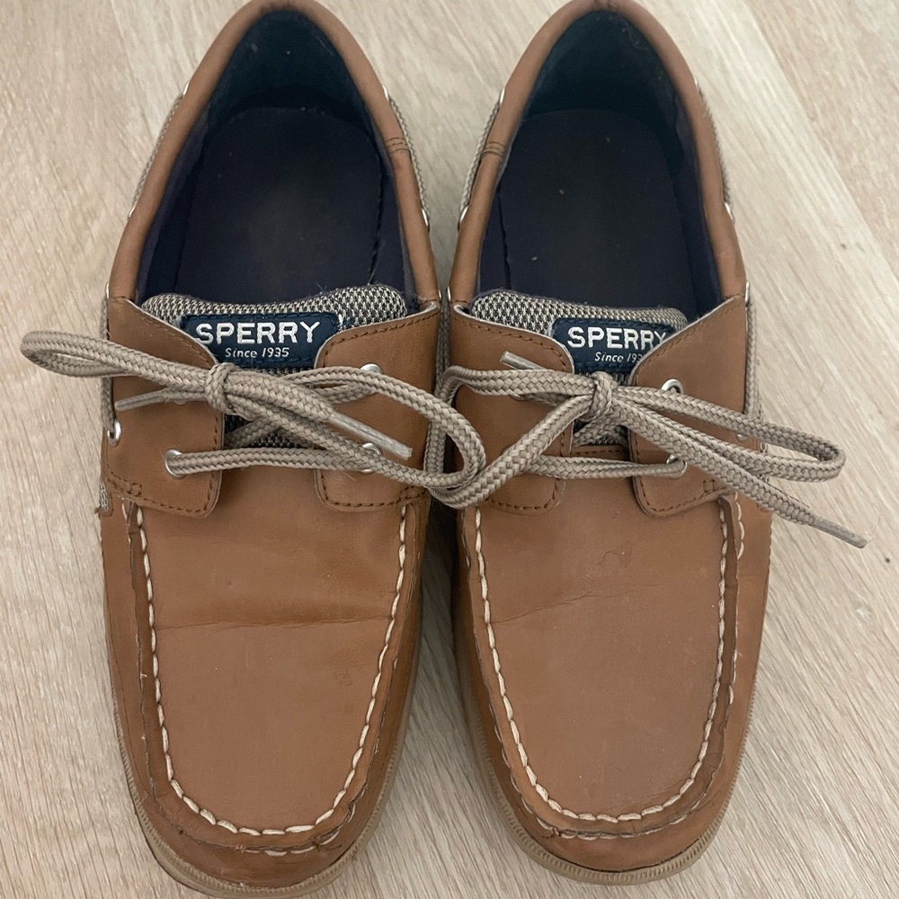 gently worn sperrys size 4 boys